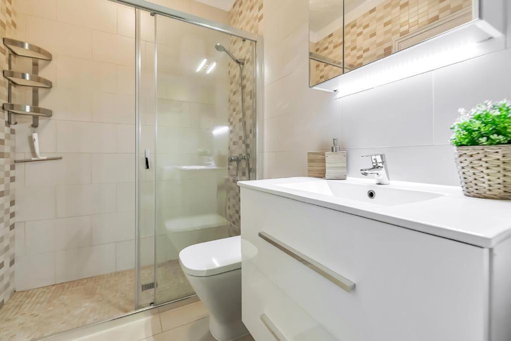 Sol Apartment With Amazing Seaview 아데제 외부 사진